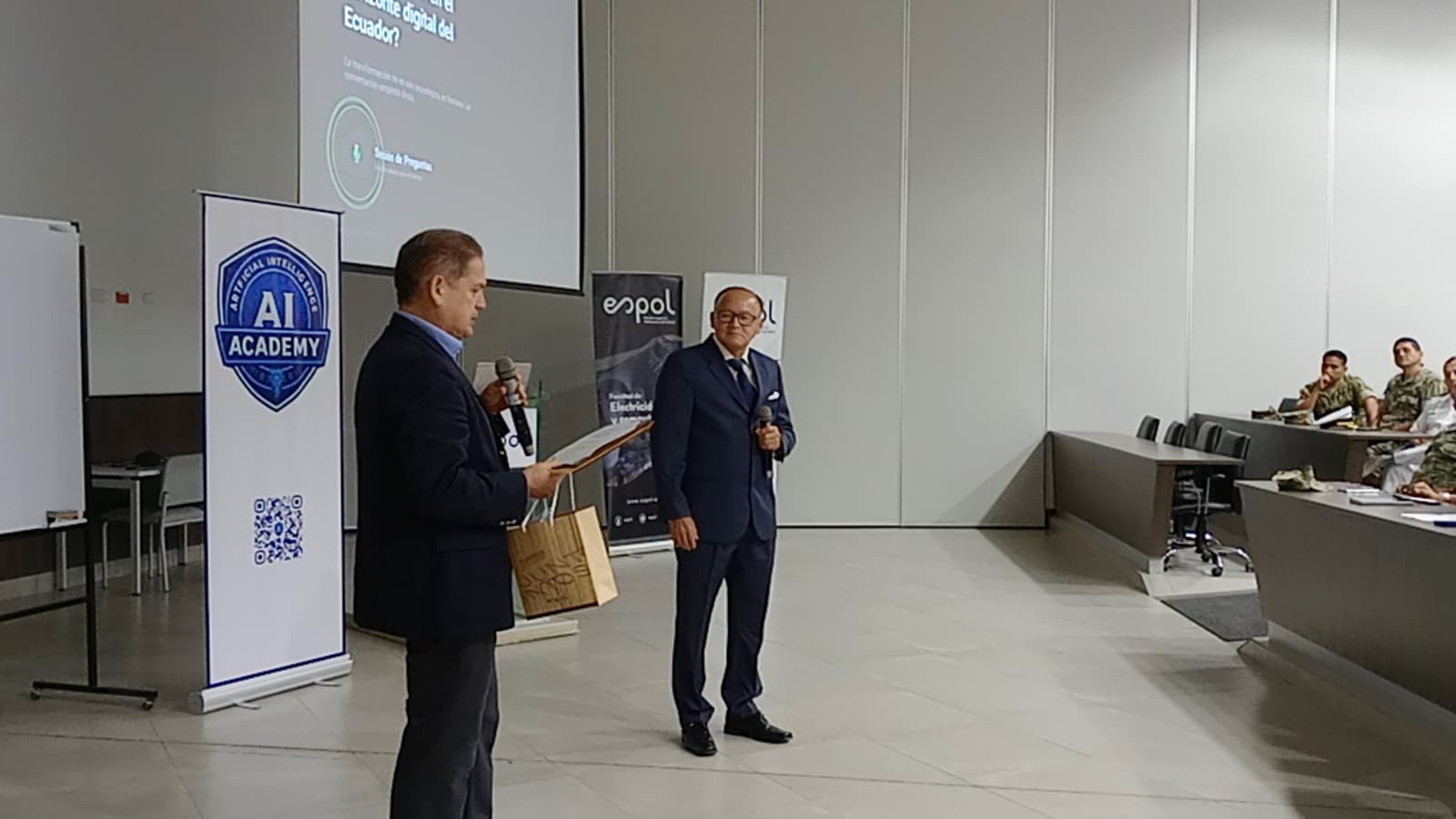 Charlas y conferencias — Ponencias sobre Inteligencia Artificial aplicada
