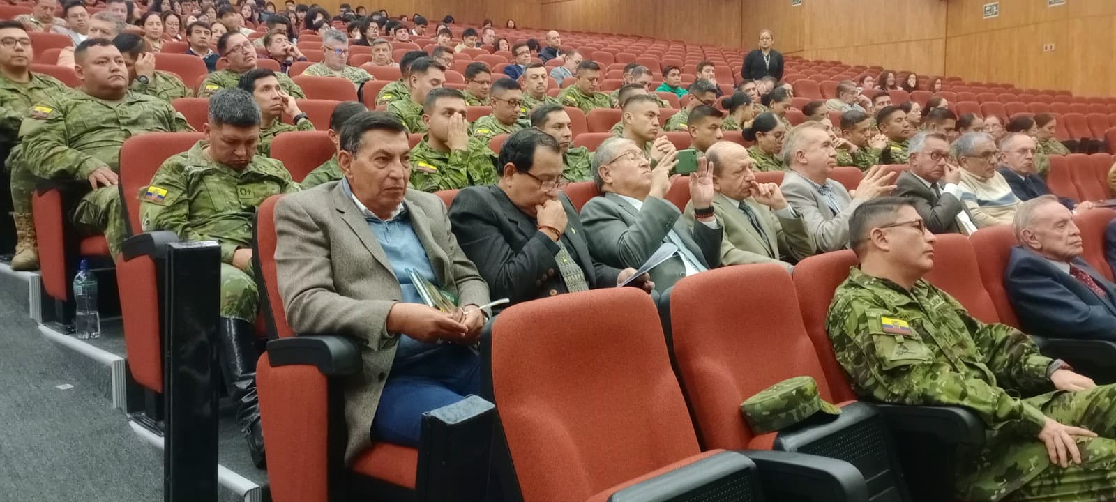 Charla magistral — ESPE — Escuela Politécnica del Ejército, Sangolquí